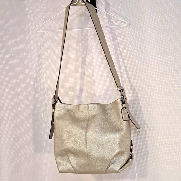 Metallic Coach Shoulder or Large Crossbody Mint Condition - Picture 2 of 16